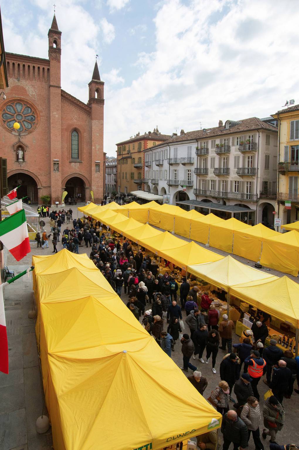 Coldiretti: ad Alba sarà un weekend “in giallo” con il Campagna Amica Day tra gusto, sorprese e divertimento - Cuneo24