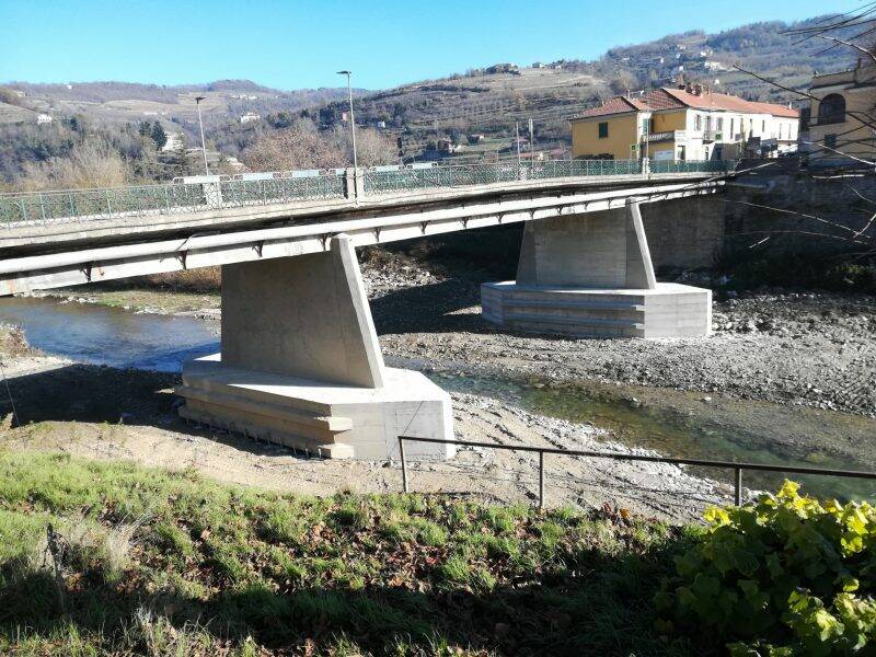 Il ponte a Cortemilia (foto Sett. Viabilità Provincia)