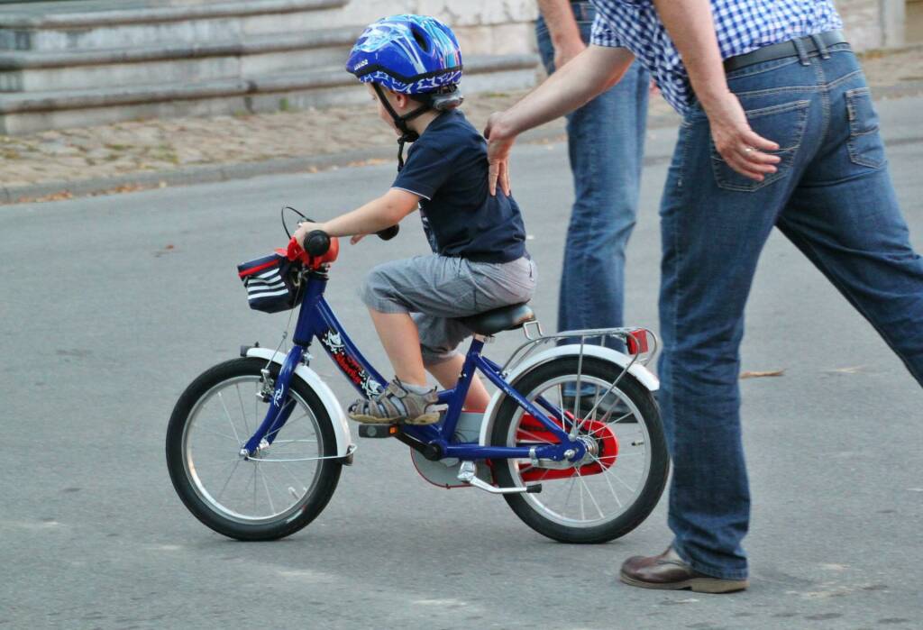 bambino bicicletta pixabay